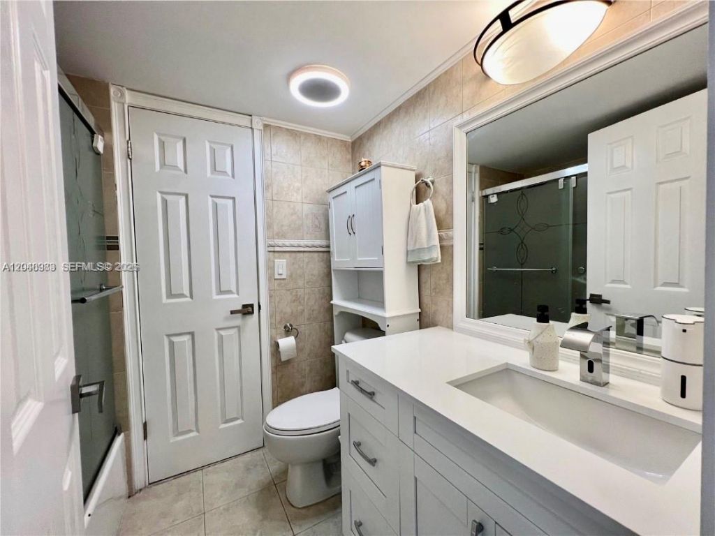4255 N University Dr, Unit 304, Sunrise, FL 33351 Photo