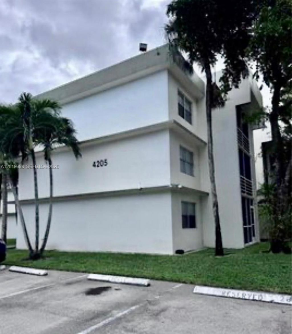 4255 N University Dr , Unit 304, Sunrise, FL 33351 Photo