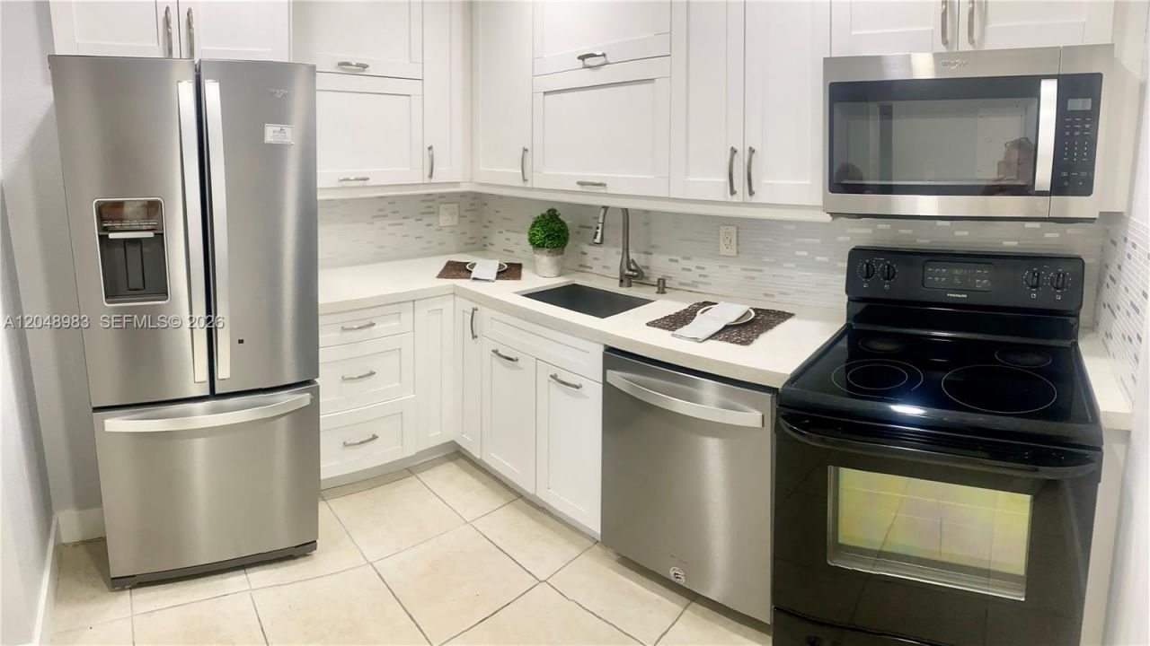 4255 N University Dr, Unit 304, Sunrise, FL 33351 Photo