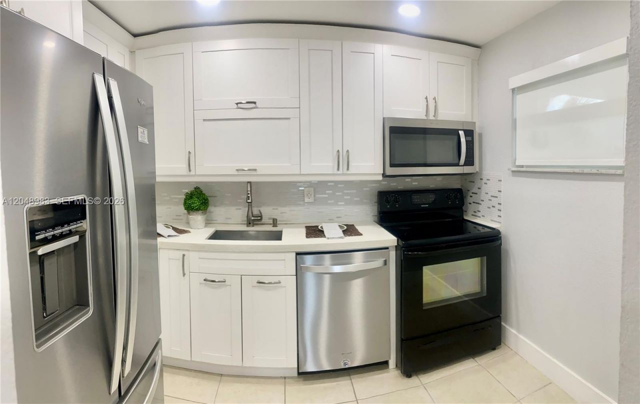 4255 N University Dr, Unit 304, Sunrise, FL 33351 Photo