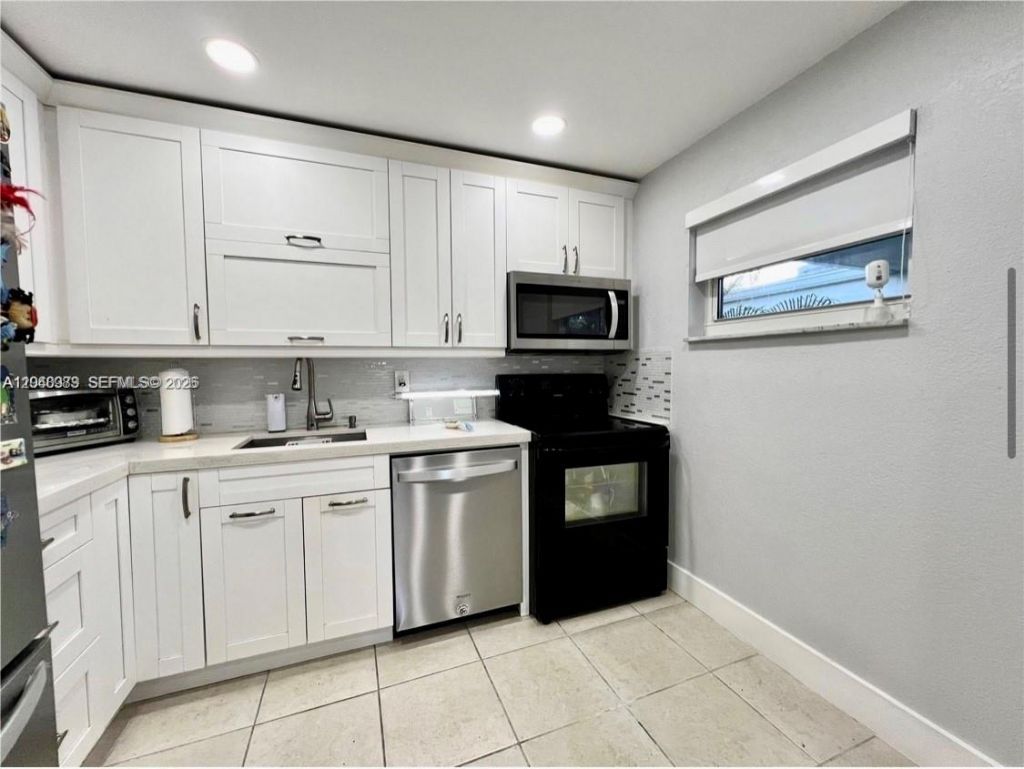 4255 N University Dr , Unit 304, Sunrise, FL 33351 Photo