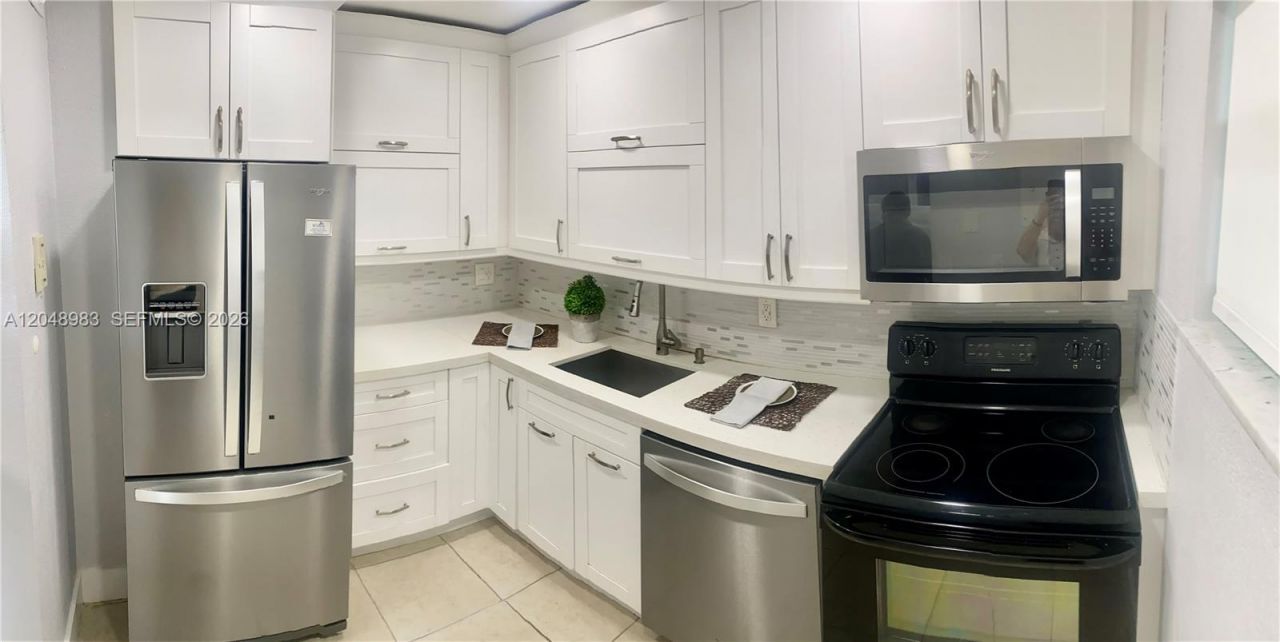 4255 N University Dr, Unit 304, Sunrise, FL 33351 Photo