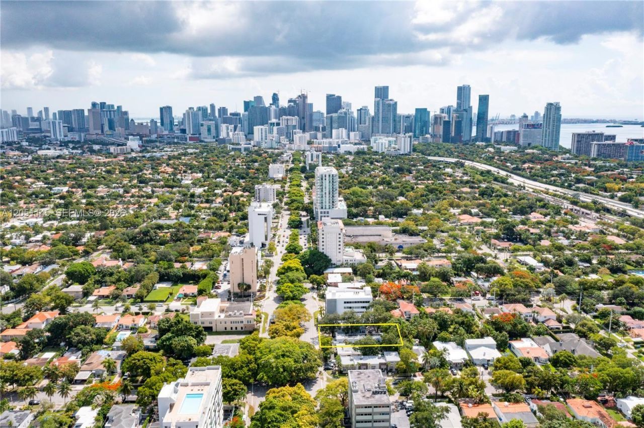 2825 SW 3rd Ave , Unit 4, Miami, FL 33129 Photo