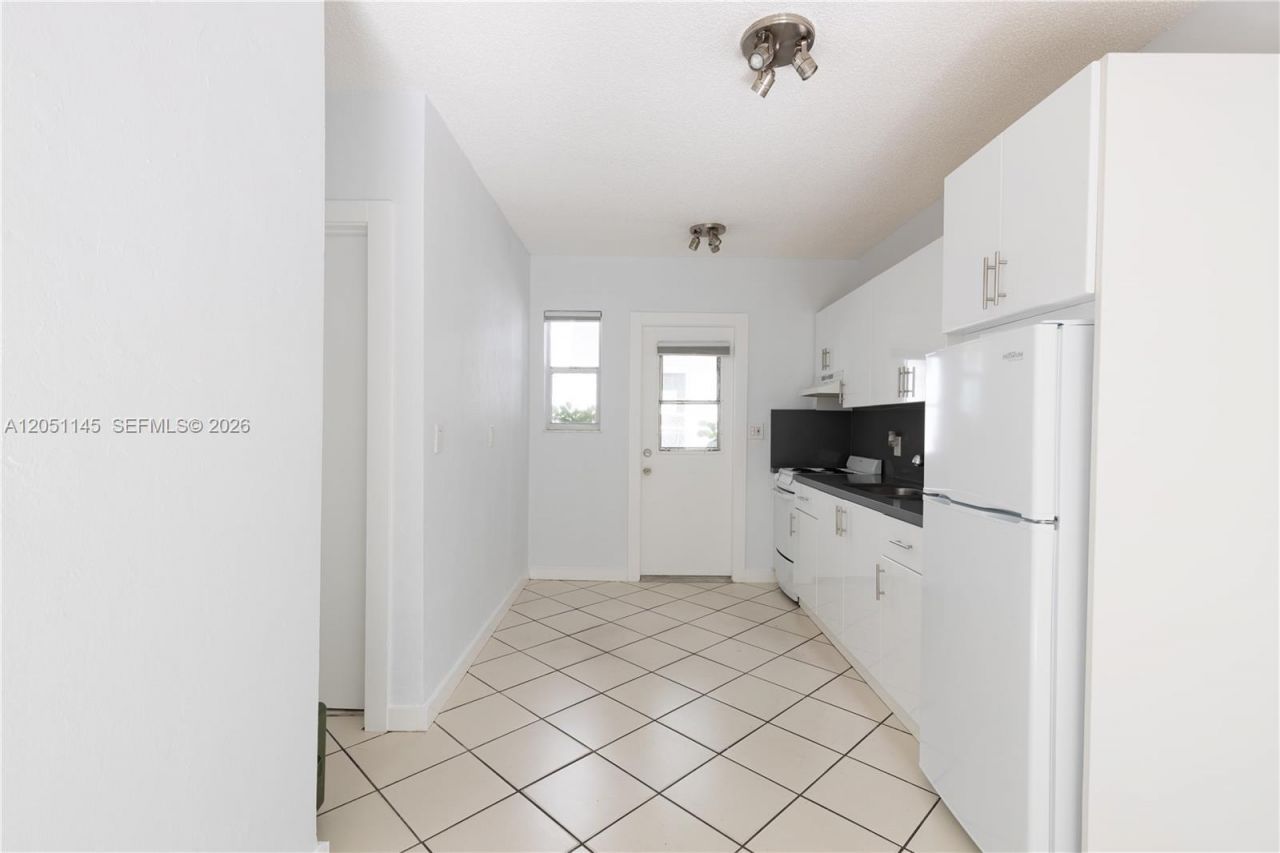 2825 SW 3rd Ave , Unit 4, Miami, FL 33129 Photo