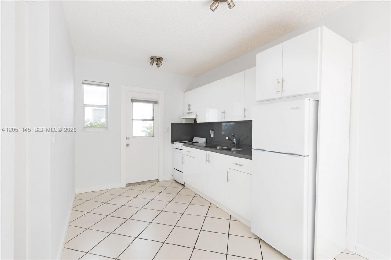 2825 SW 3rd Ave , Unit 4, Miami, FL 33129 Photo