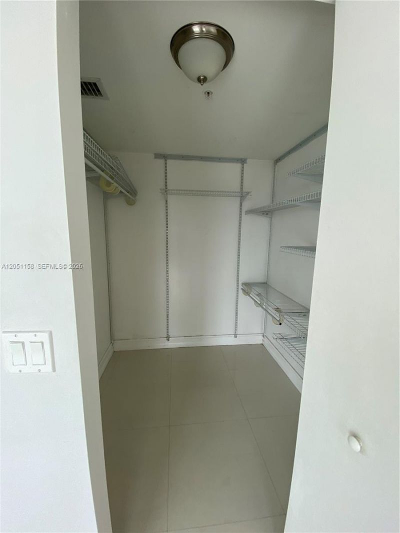 185 SW 7th St, Unit 4100, Miami, FL 33130 Photo