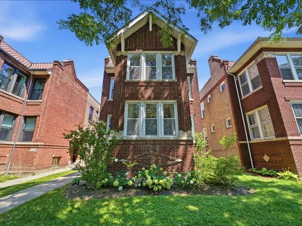 530 S Ridgeland Avenue , Oak Park, IL 60304