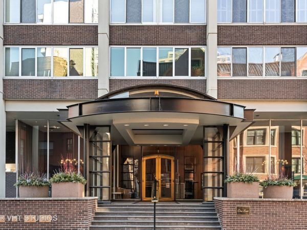 1 E Schiller Street, Unit 15C, Chicago, IL 60610