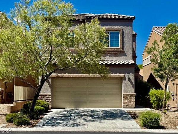 8476 Spirit Vale Avenue , Las Vegas, NV 89117