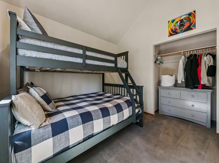 12212 Oslo Drive, Truckee, CA 96161 Photo