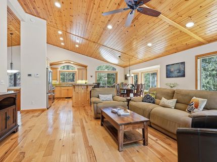 11642 Zermatt Drive, Truckee, CA 96161 Photo