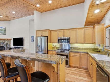11642 Zermatt Drive, Truckee, CA 96161 Photo