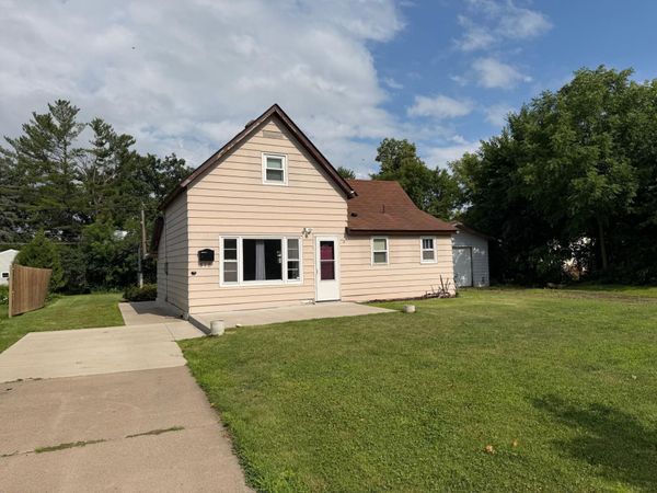 318 Grove Street N, Mora, MN 55051