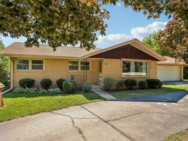 4440 N 135th St, Brookfield, WI 53005