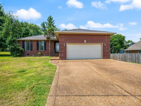 202 Oxford Pl, Gallatin, TN 37066