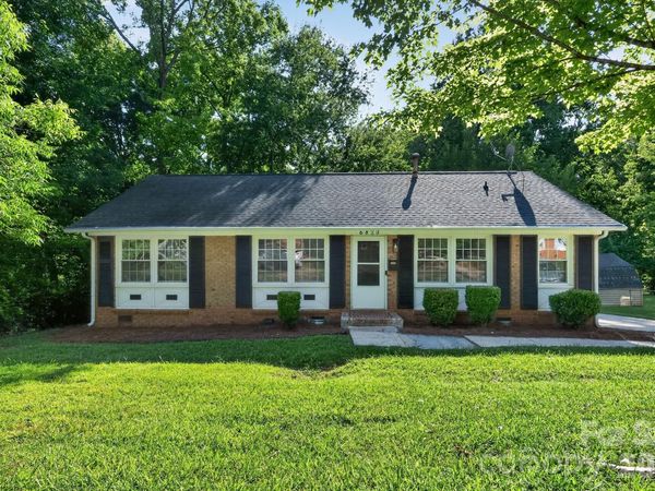 6820 Barrington Drive , Charlotte, NC 28215