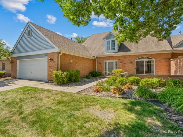 5615 Chesapeake Drive , Unit 5615, McHenry, IL 60050
