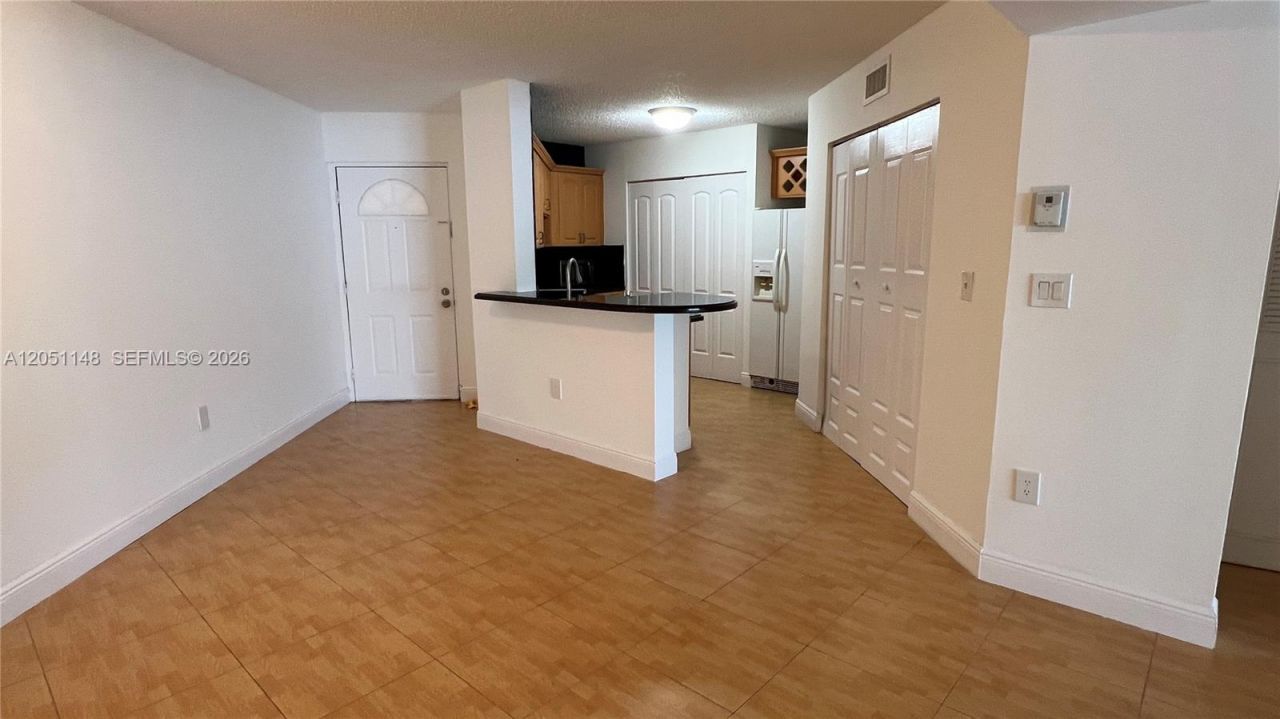 6272 NW 186th St , Unit 104, Hialeah, FL 33015 Photo