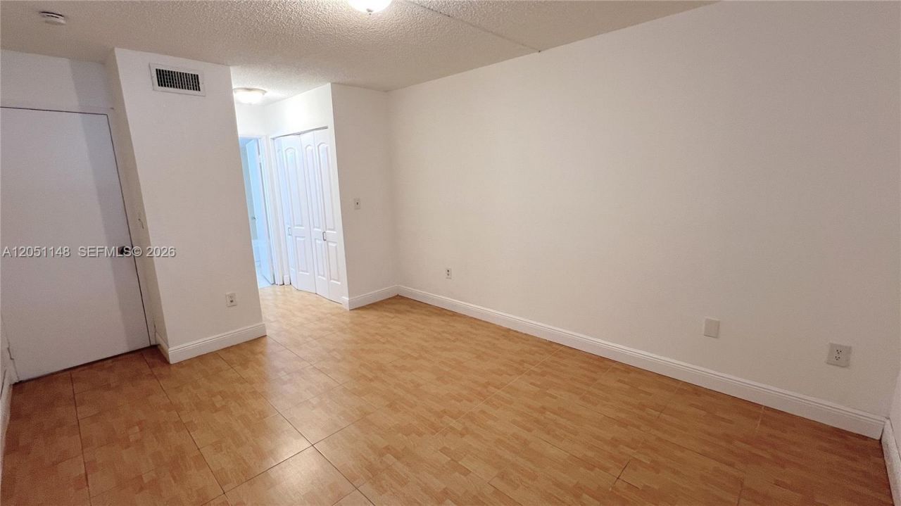 6272 NW 186th St , Unit 104, Hialeah, FL 33015 Photo