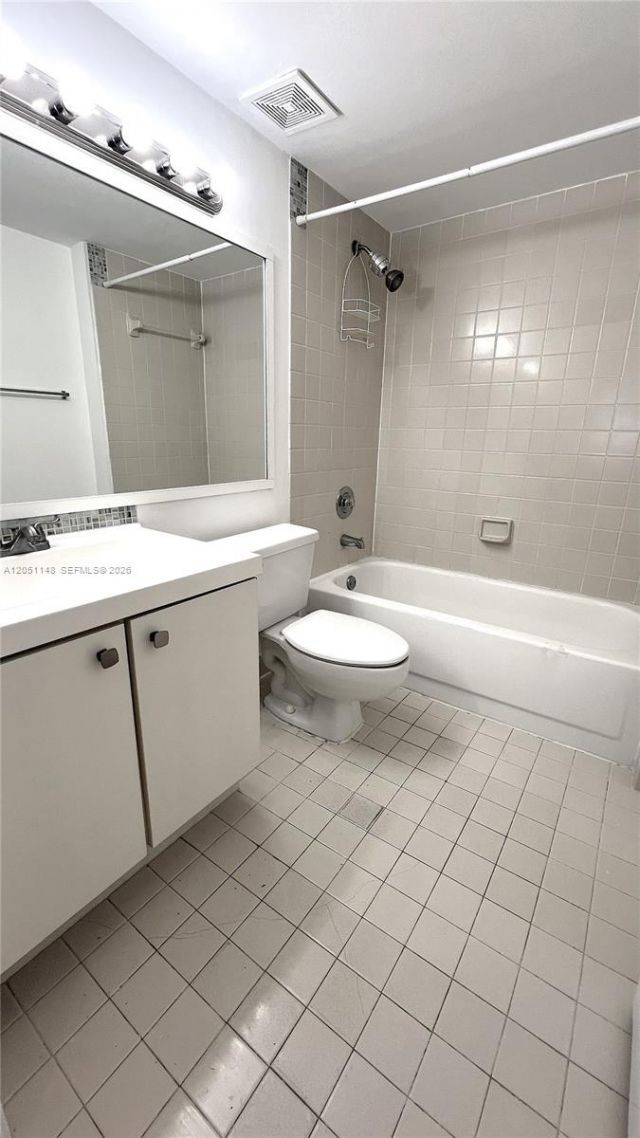 6272 NW 186th St , Unit 104, Hialeah, FL 33015 Photo