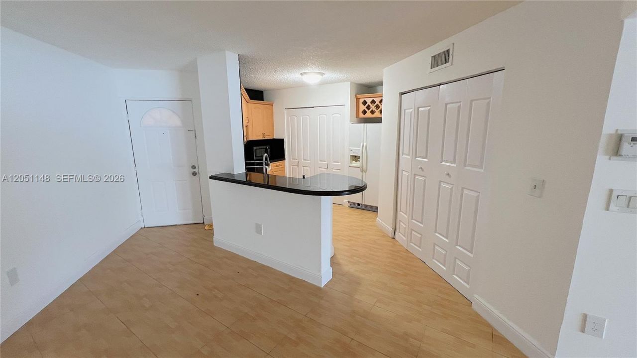 6272 NW 186th St , Unit 104, Hialeah, FL 33015 Photo