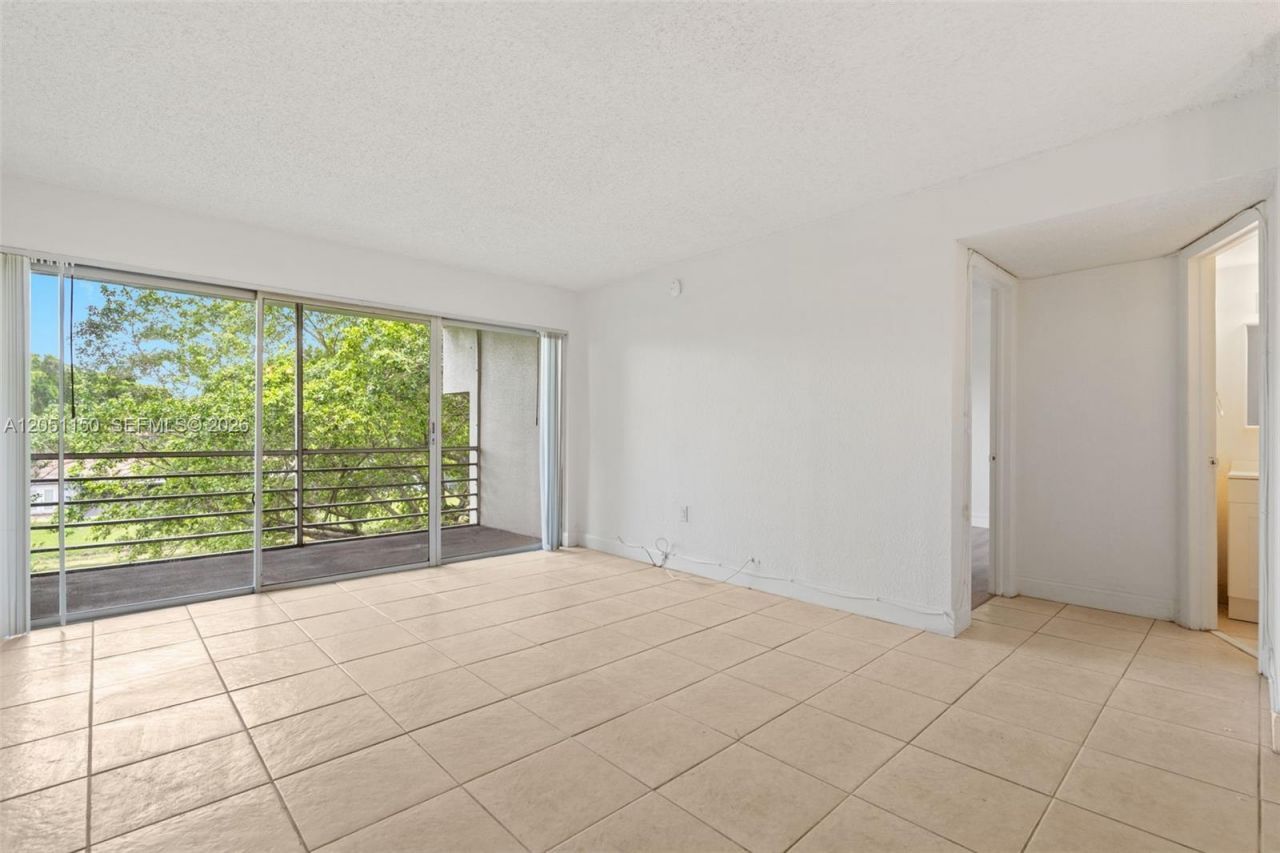 4215 N University Dr , Unit 305, Sunrise, FL 33351 Photo
