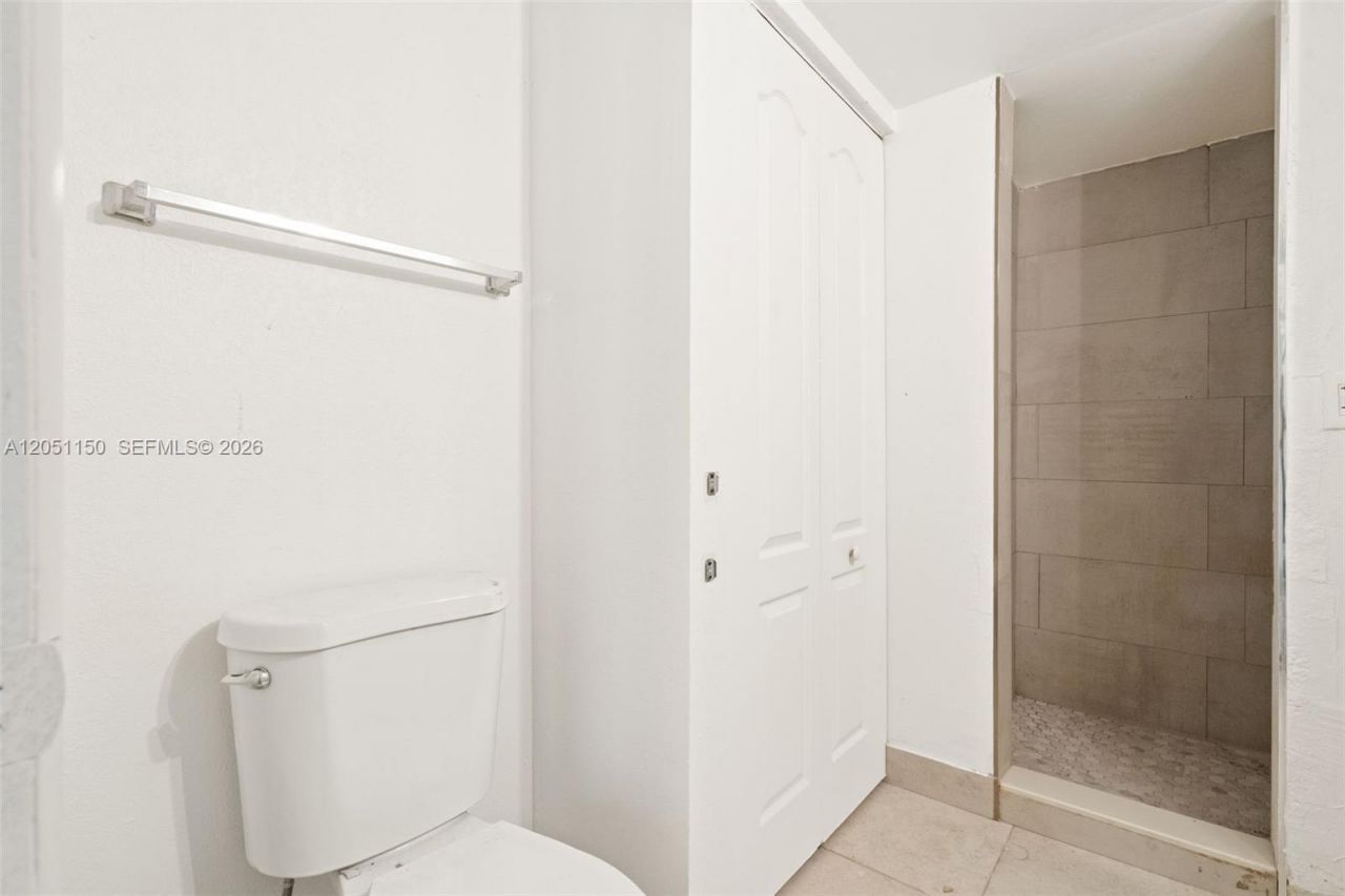 4215 N University Dr , Unit 305, Sunrise, FL 33351 Photo