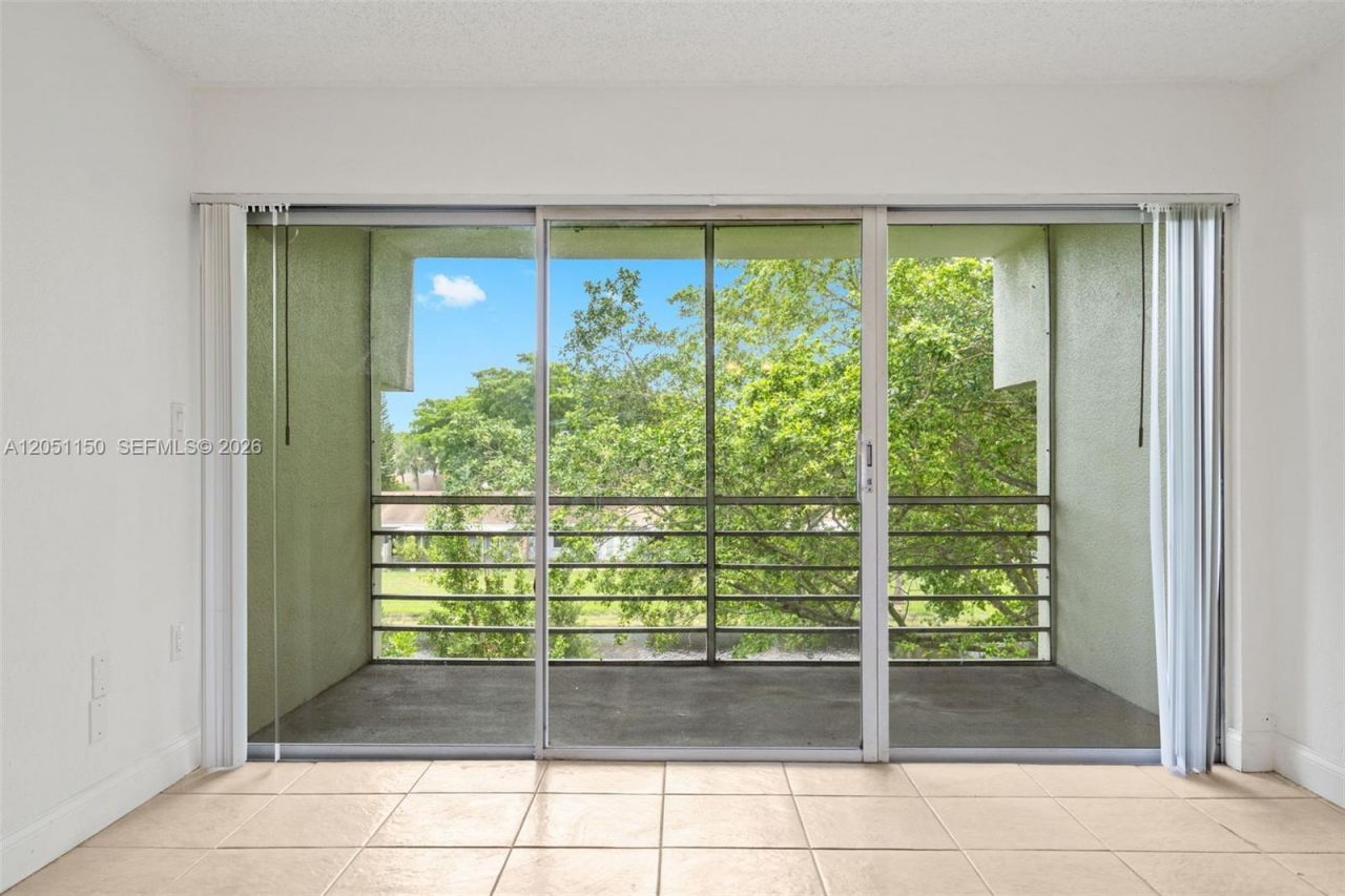 4215 N University Dr , Unit 305, Sunrise, FL 33351 Photo