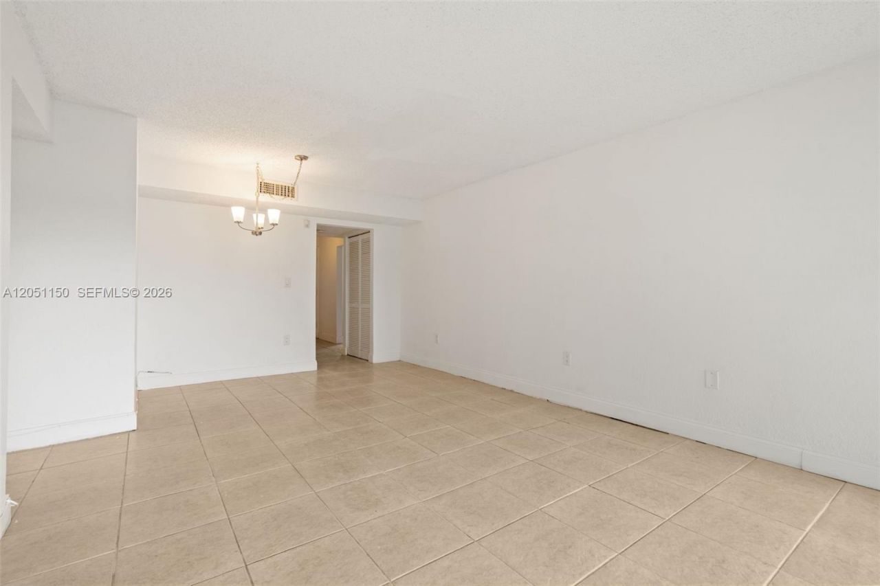 4215 N University Dr , Unit 305, Sunrise, FL 33351 Photo