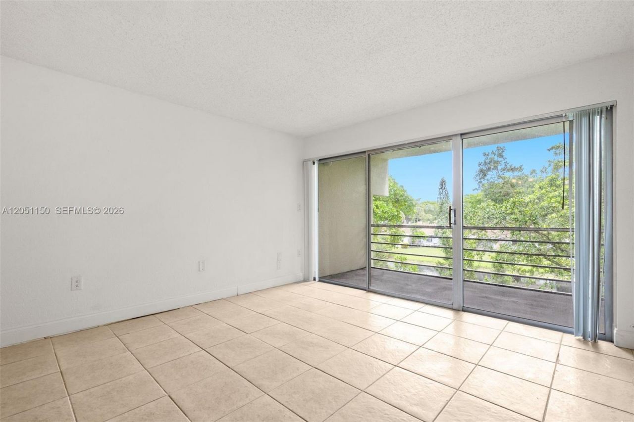 4215 N University Dr , Unit 305, Sunrise, FL 33351 Photo