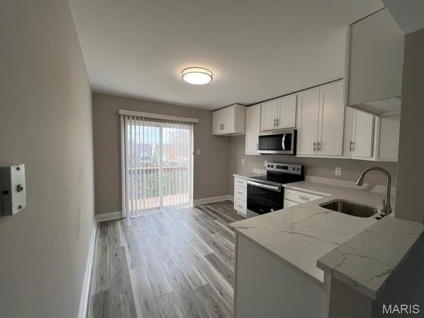 437 S Clay Avenue , St Louis, MO 63122