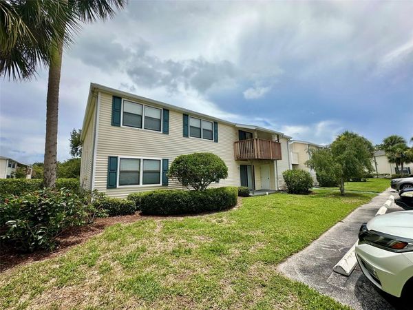 135 HUNTER LAKE DRIVE, Unit F, OLDSMAR, FL 34677