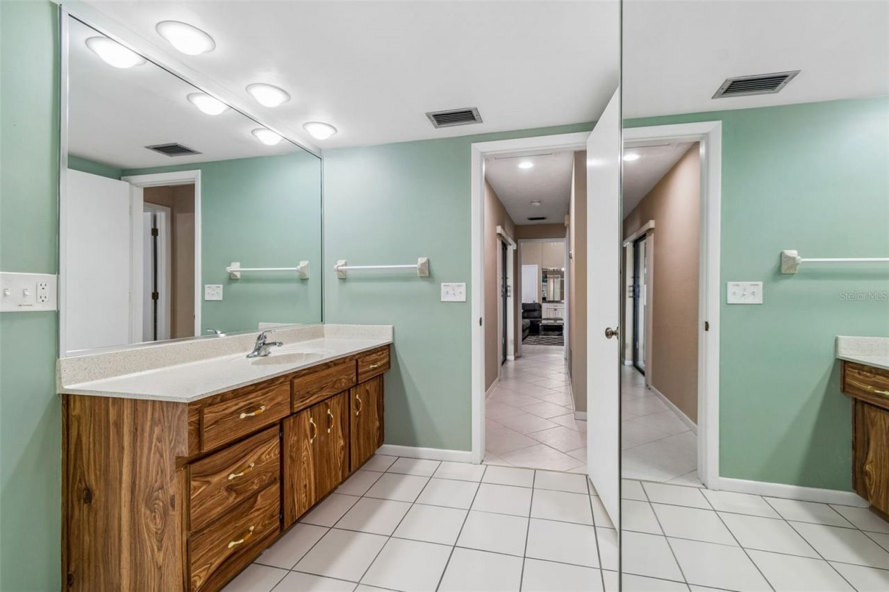 1563 Misty Plateau Trail , Clearwater, FL 33765 Photo