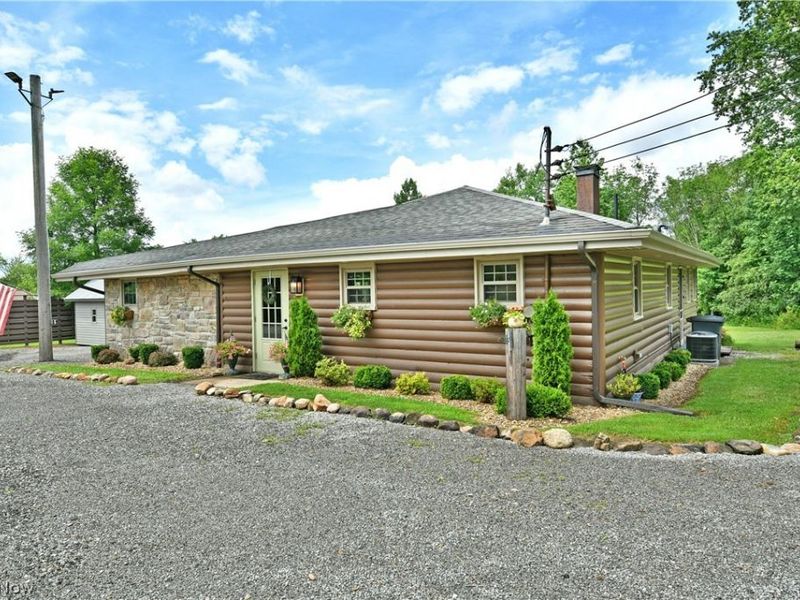 10250 Springfield Road, Poland, OH 44514 Photo 2