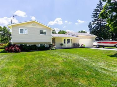 6345 Lanman Drive, Waterford Twp, MI 48329