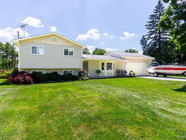 6345 Lanman Drive, Waterford Twp, MI 48329