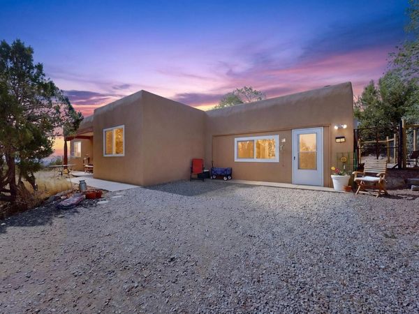 2 Detrias Court, Edgewood, NM 87015