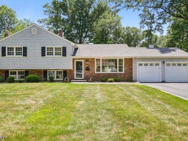 39 Whitney Dr, Berkeley Heights, NJ 07922