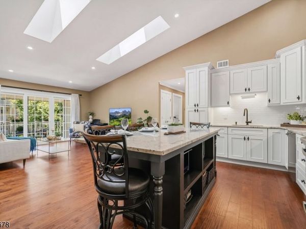 1002 Boxwood Ct, Mahwah, NJ 07430