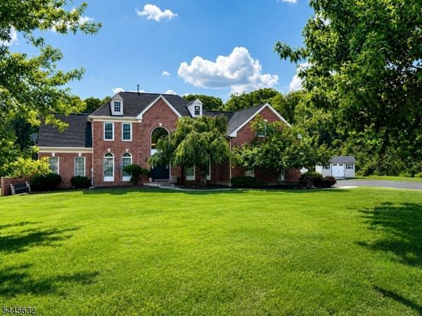 9 Meadow Run Rd, Holland, NJ 08848