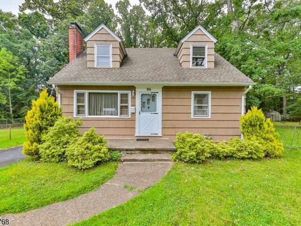 86 Ridgewood Ave, Ewing, NJ 08618
