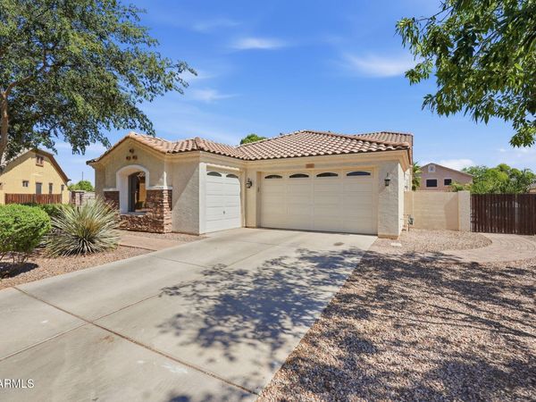 1228 E ARROWHEAD Trail, Gilbert, AZ 85297