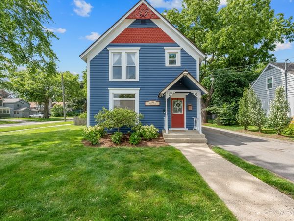 230 Florence Street, Crystal Lake, IL 60014