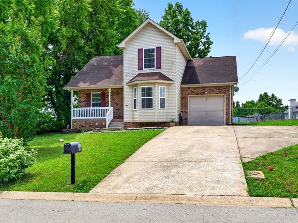 1096 Gunpoint Dr , Clarksville, TN 37042