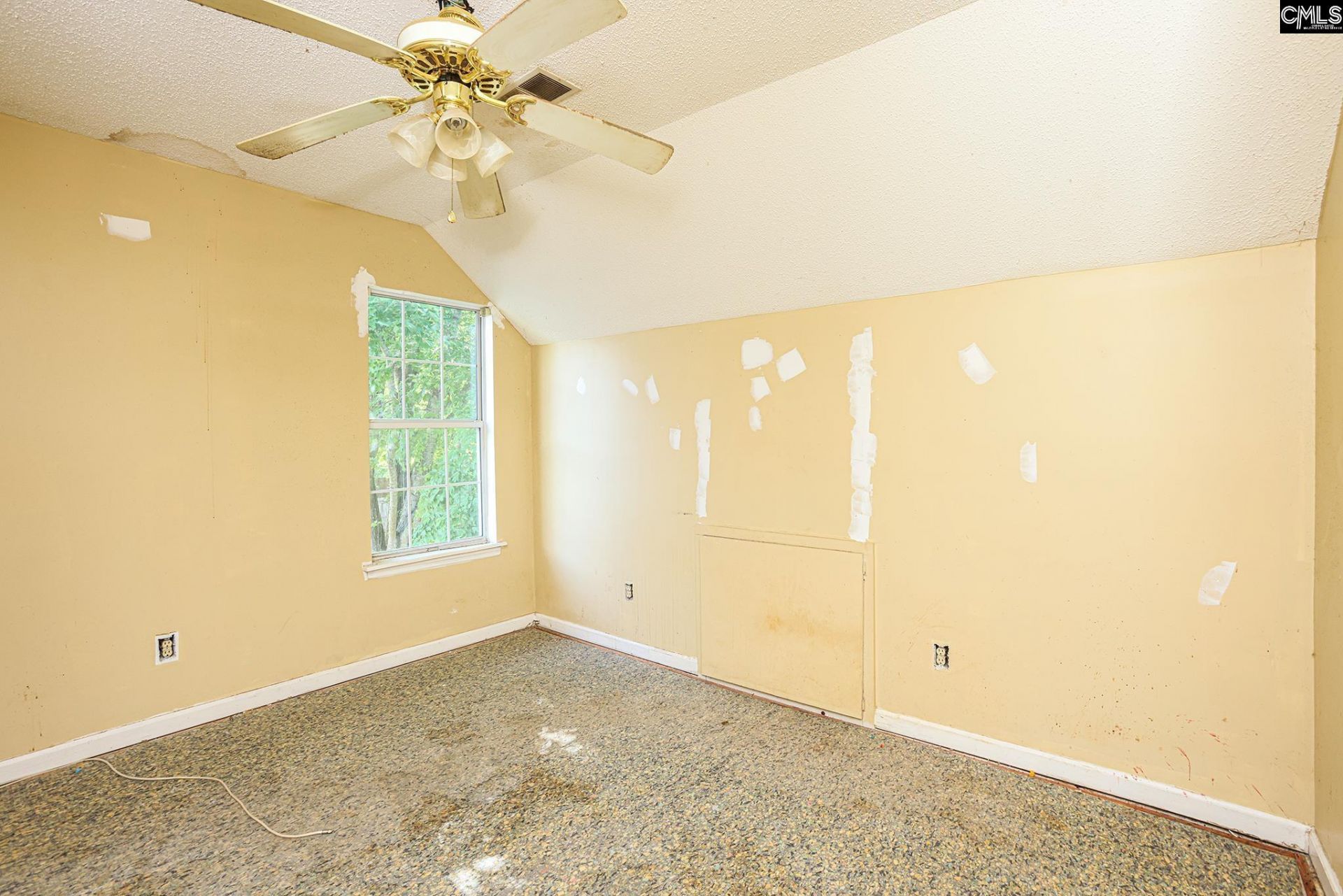 417 Saddlebrooke Road  Photo 10