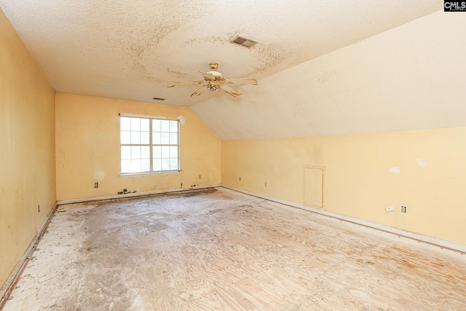 417 Saddlebrooke Road  Photo 12