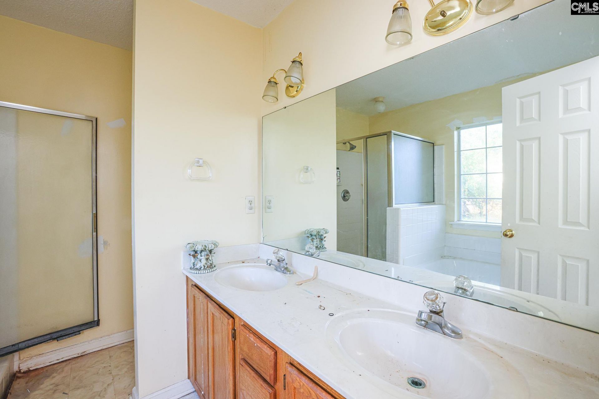 417 Saddlebrooke Road  Photo 18