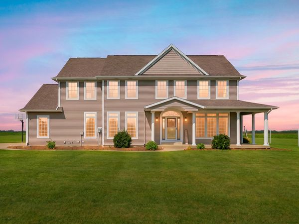 52075 45th Street, Paw Paw, MI 49079