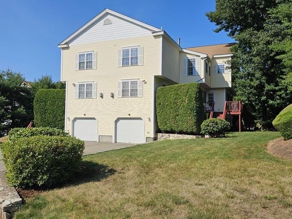 10 Paul Revere Path, Unit 10, Hopkinton, MA 01748