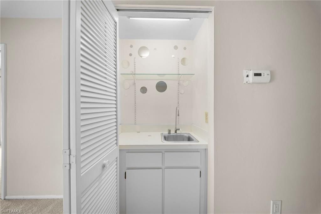 195 Cypress Way E, Unit 8, Naples, FL 34110 Photo